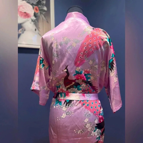 Satin robe kimono purple pink print. Size L. Bought in Tokyo - Picture 5 of 7